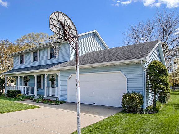 2nd image of 1407 Bennington Dr