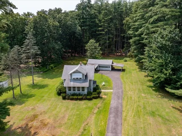 43 Lee St, East Longmeadow, MA 01028