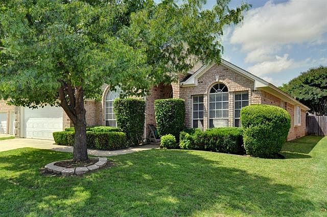 1st image of 3929 Wisteria Ln