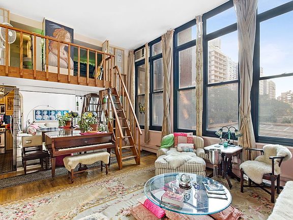 2nd image of 250 Mercer St APT D204