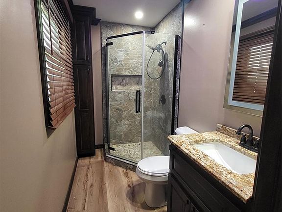5th image of 603 2nd St