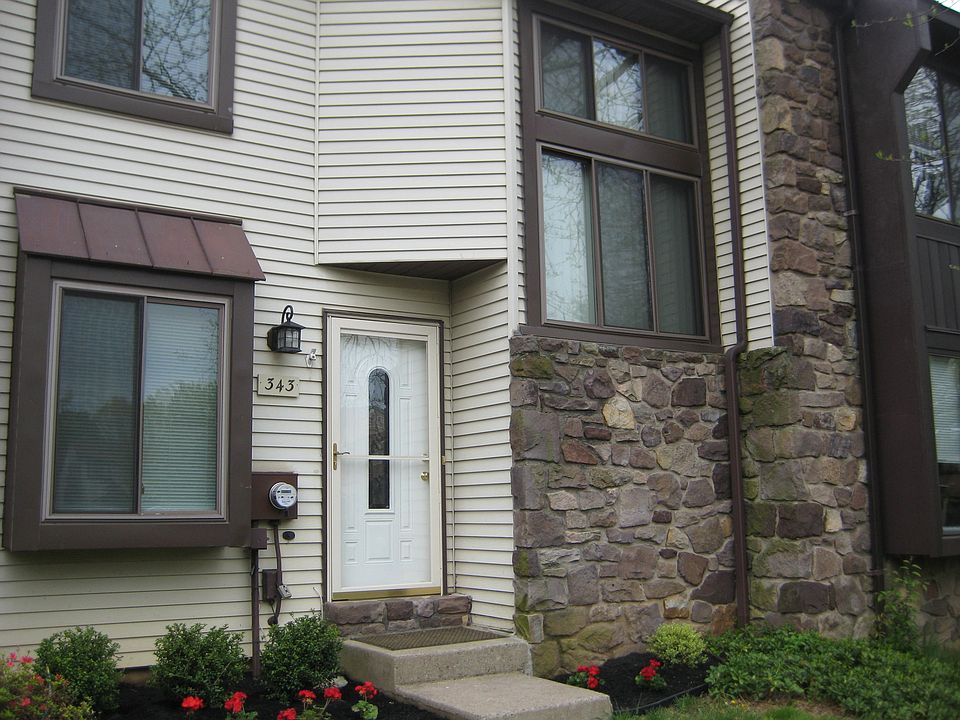 1st image of 343 Milford Ct