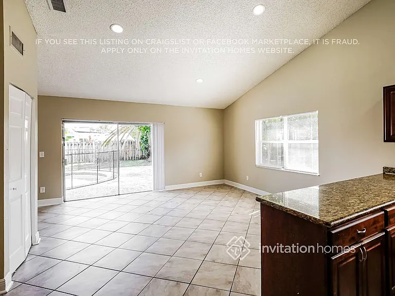8400 NW 49th St — Photo 6