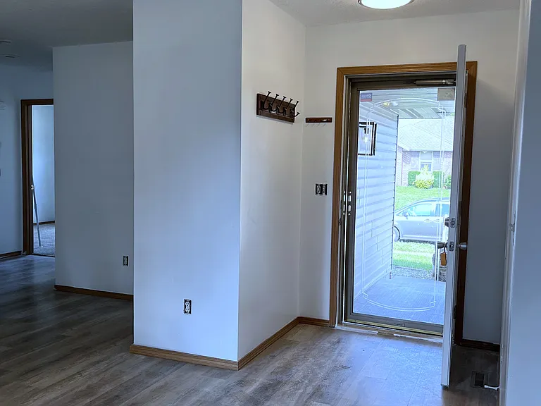 1141 N Nolting Ave — Photo 10