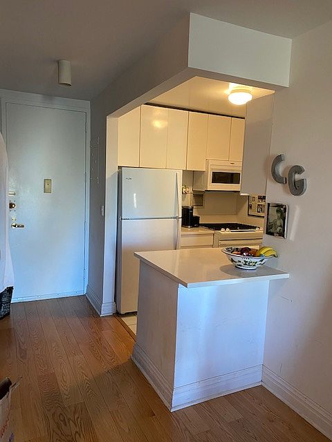 1st image of 155 W 70th St APT 14H
