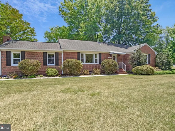 12815 Thompson Dr, Waldorf, MD 20602