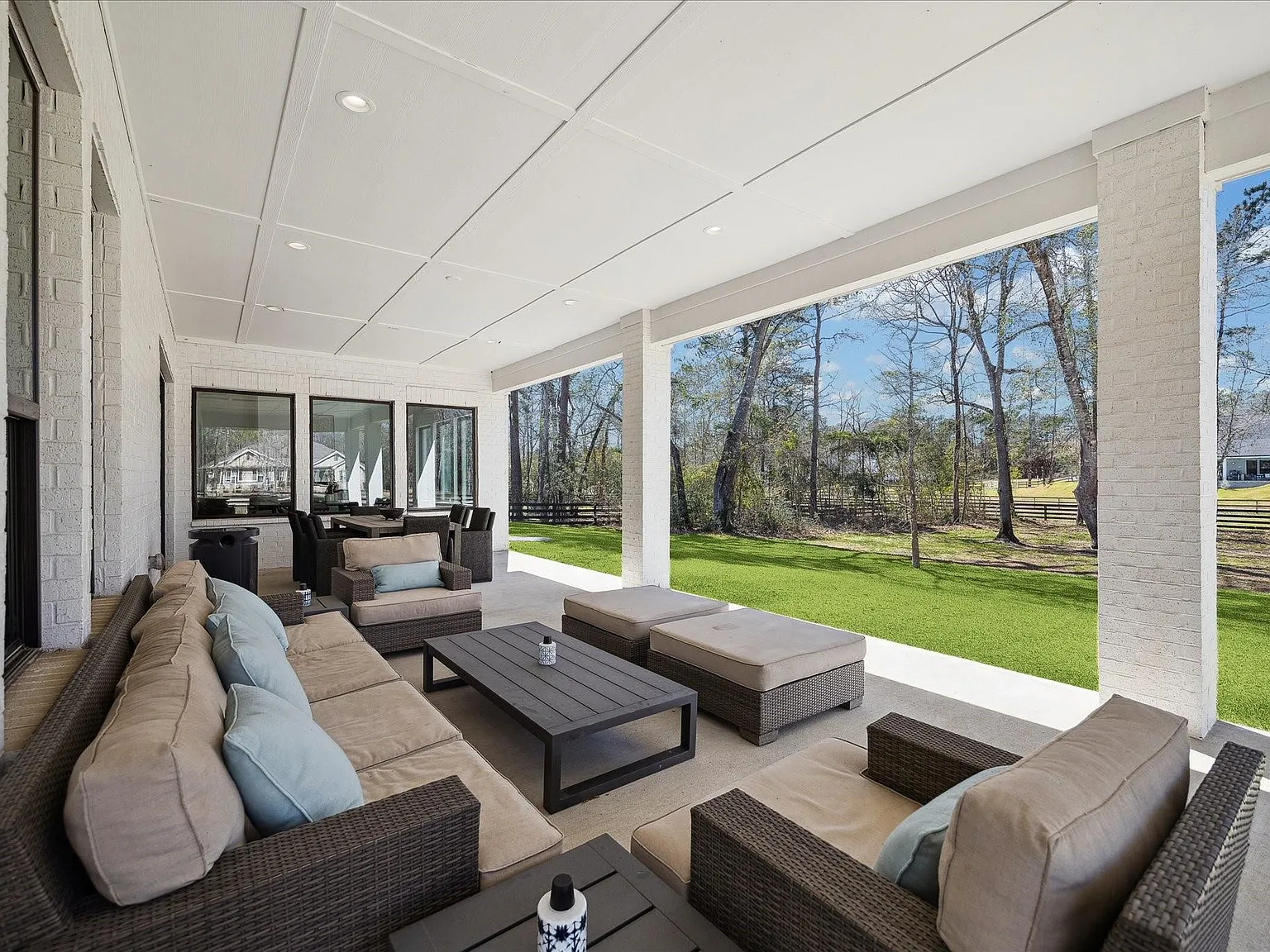 4 bed, 4.5 bath, 3450 sqft, $4,950 — Photo 4
