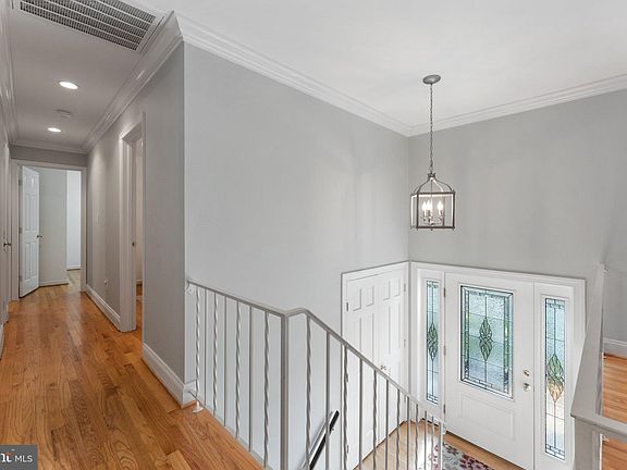5th image of 15375 Neptune Ct
