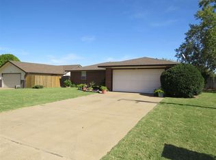 413 Candlewood, Enid, OK 73701