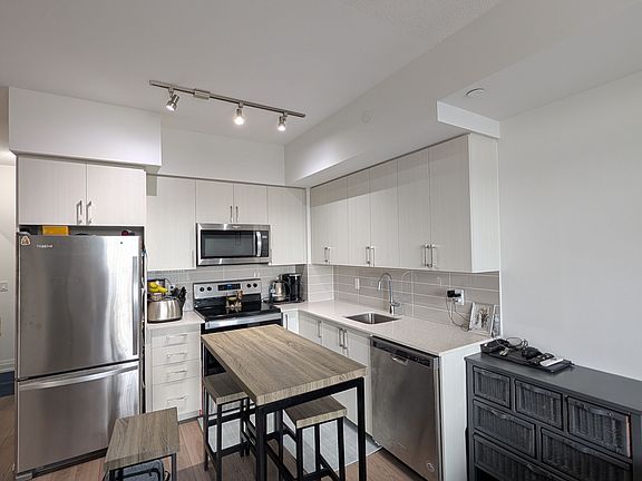 2nd image of 3121 Sheppard Ave E #711