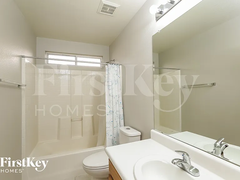 6654 E Rhodes St — Photo 16