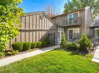 2015 Condolea Dr, Leawood, KS 66209