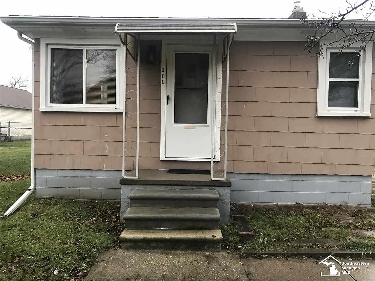 905 Hubble St photo 1
