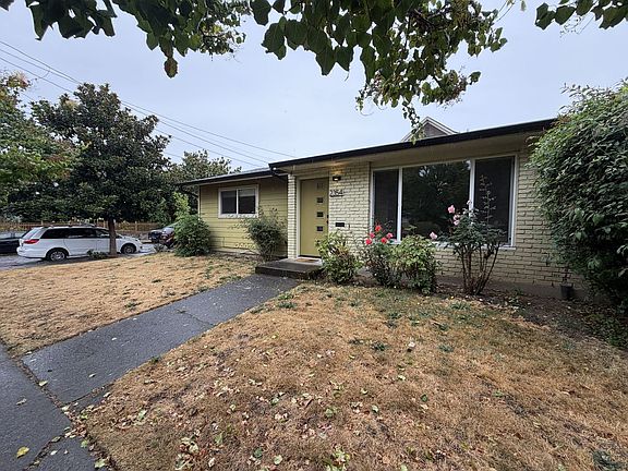 2nd image of 2354 SE 48th Ave