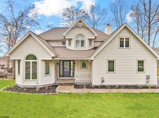 15 Lakeside Dr, Morgantown, WV
