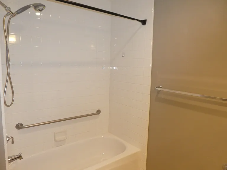 1951 Ofarrell St #100 — Photo 31