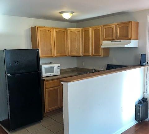 2nd image of 1811 W Montgomery Ave APT 3