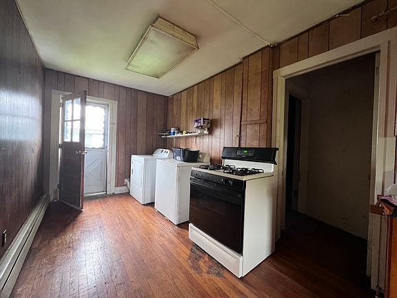 5th image of 343 Bank St #C