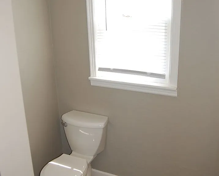 2620 Sumner St — Photo 12