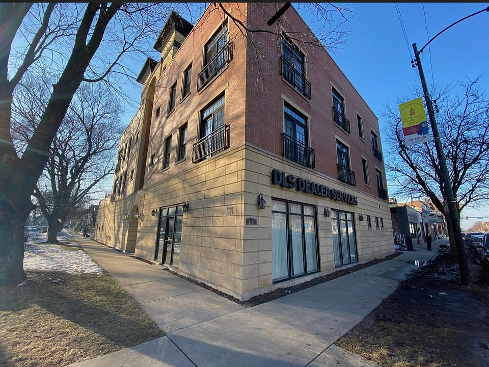 1st image of 2400 W Warner Ave Unit 3W