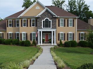131 Hillhaven Ln, Mount Airy, NC 27030