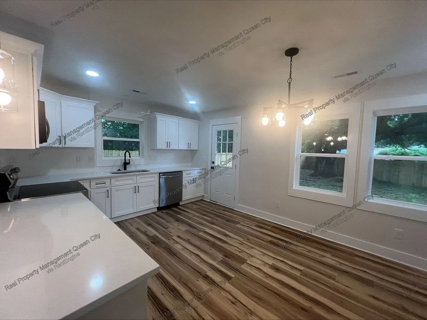 3 bed, 2.0 bath, 1144 sqft, $1,895 — Photo 4