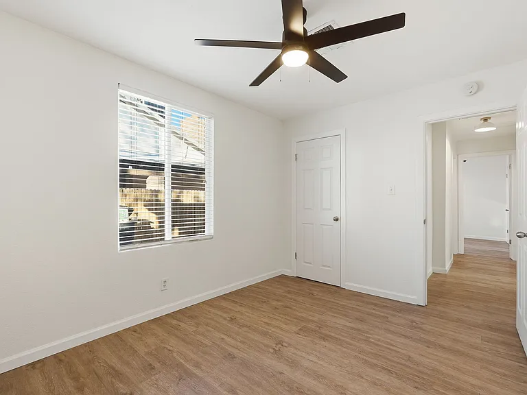 1322 W Taylor St — Photo 13