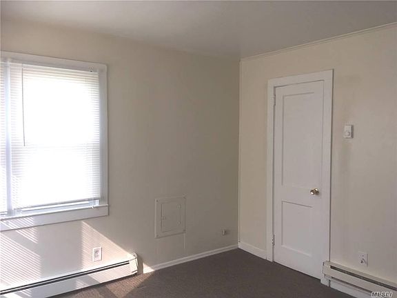 3rd image of 95 Grandview Dr