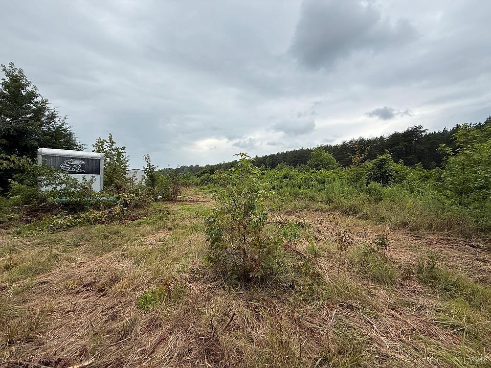 2nd image of 2820 Edmunds Rd