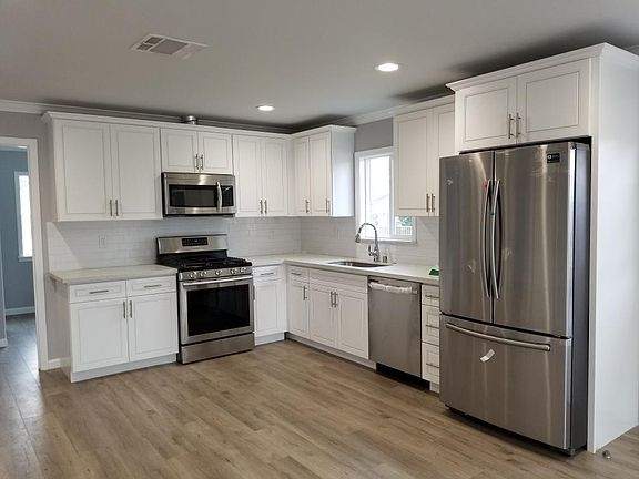 4th image of 1611 W 222nd St