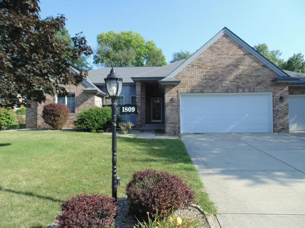 1809 Cheyenne Cir, Valparaiso, IN 46383