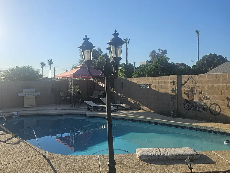 3511 E Blanche Dr — Photo 2