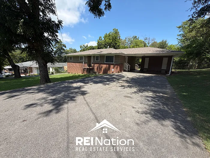 3 bed, 2.0 bath, 1385 sqft, $1,725 — Photo 4