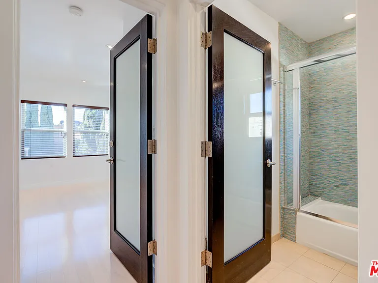 932 S Shenandoah St #3 — Photo 13