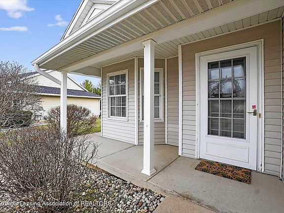 4th image of 912 Randy Ln