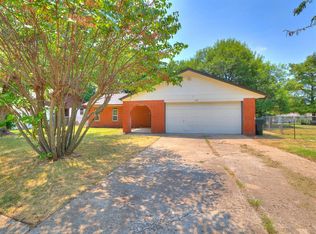 1612 Briar Meadow Rd, Norman, OK 73071