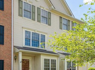 8847 Stable Forest Pl, Bristow, VA 20136