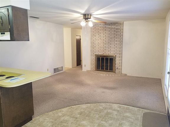 5th image of 2909 N Elm Ave