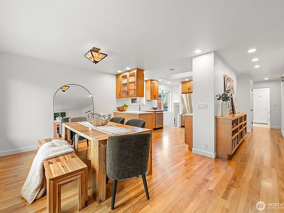 4th image of 5053 36th Avenue NE