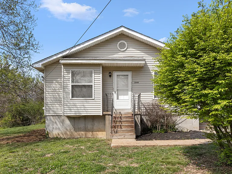 2049 Kappel Dr — Photo 9