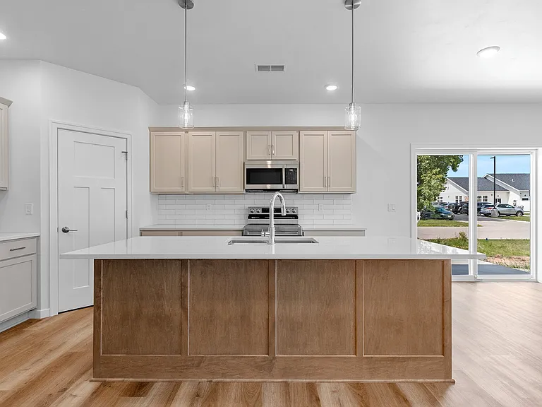 2724 Sachet Pl — Photo 4