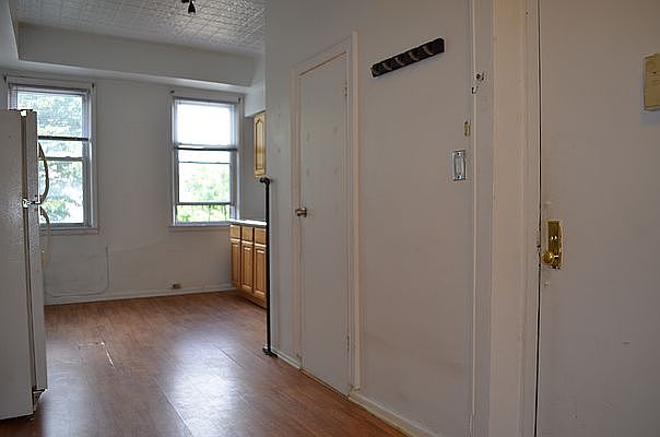 Building Photo 3
