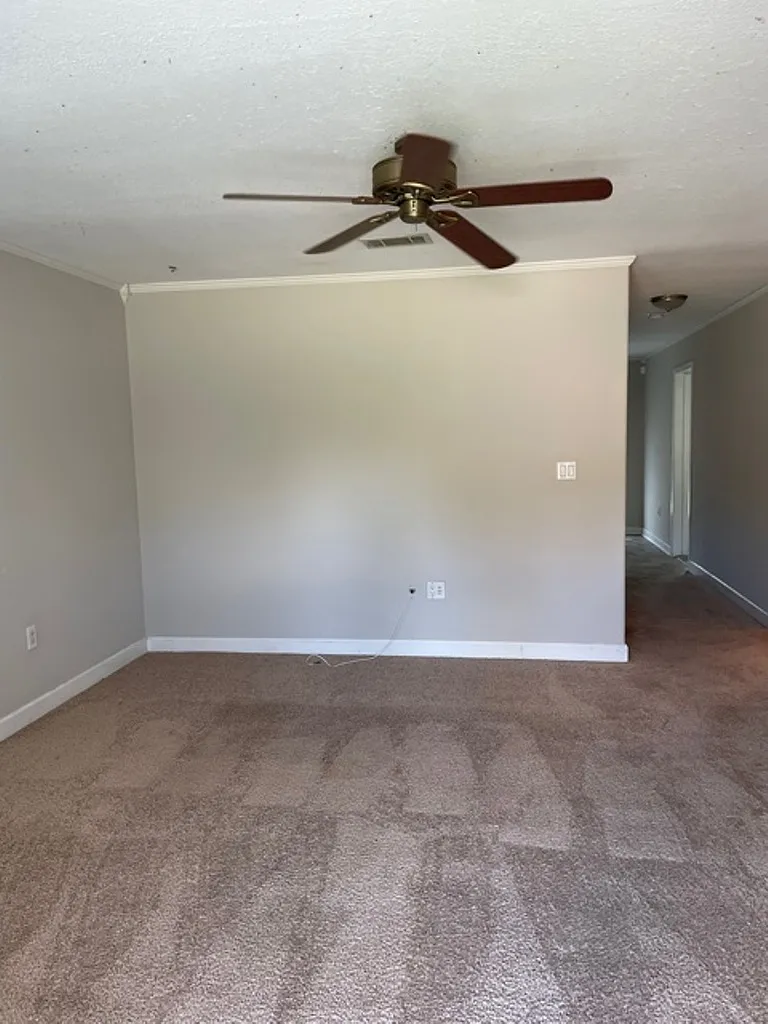 Living room - 1912 Twin Pine Dr