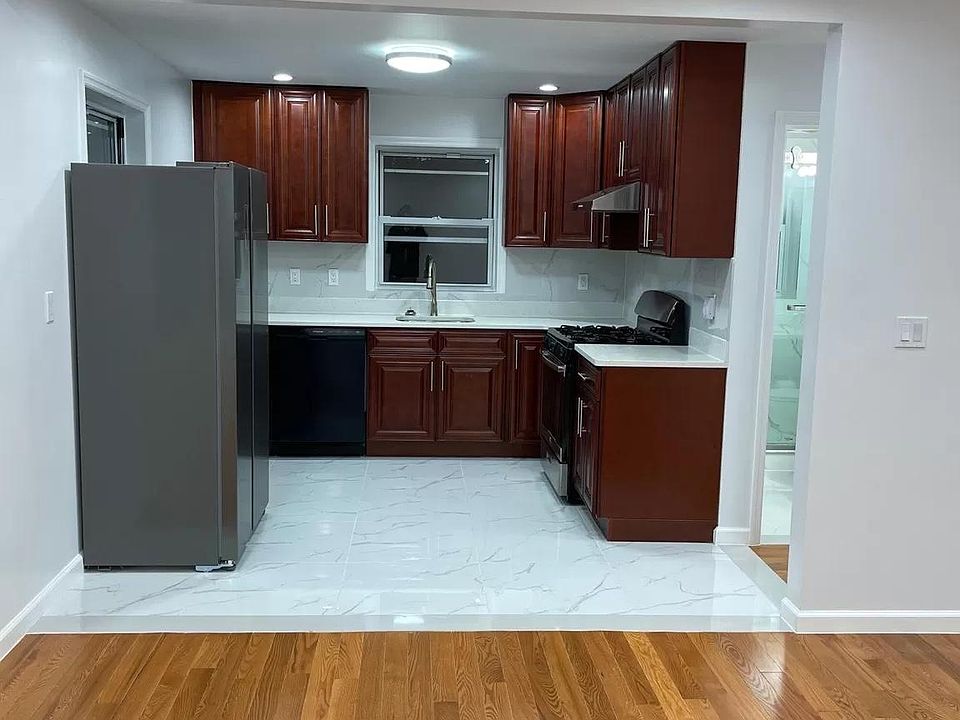 1st image of 86 Manila Ave Floor 1