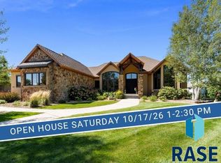 5905 S Grand Prairie Dr, Sioux Falls, SD 57108