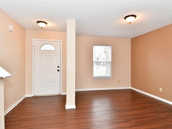 3rd image of 5716 N Plymouth Ct