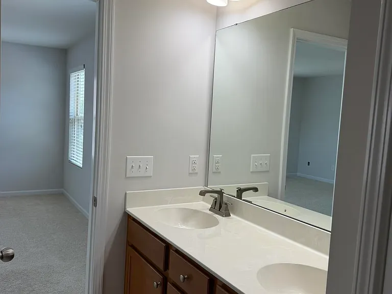 221 Irving Way — Photo 10