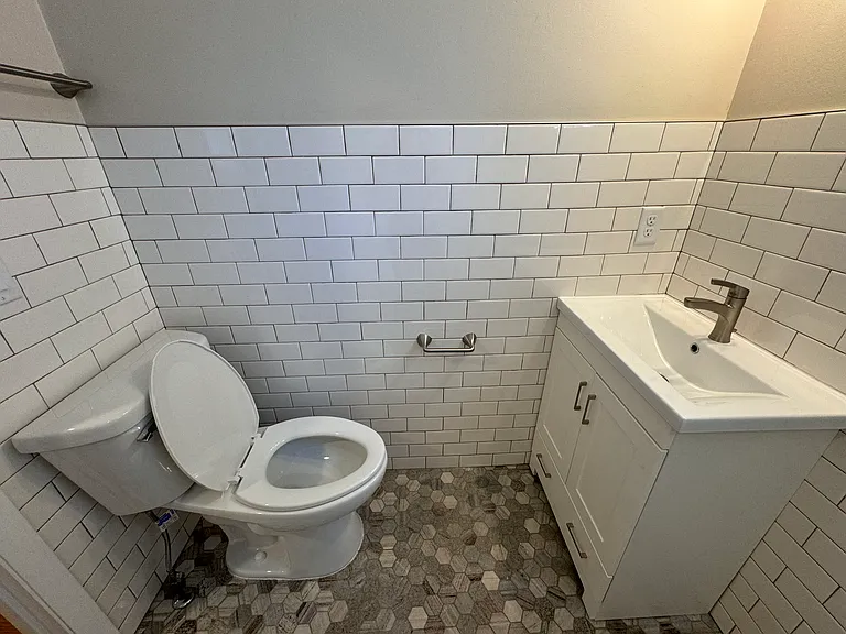 313 Chestnut St — Photo 18