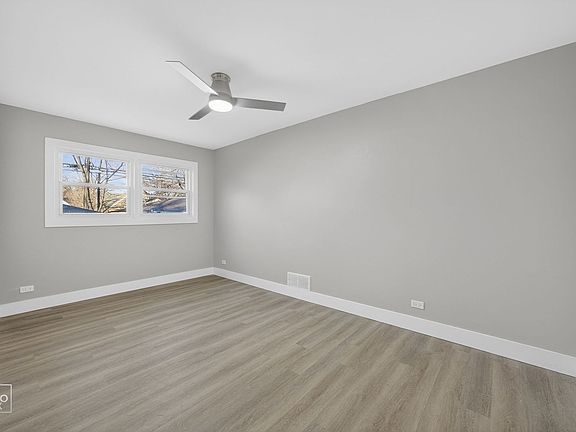 5th image of 10240 S Torrence Ave