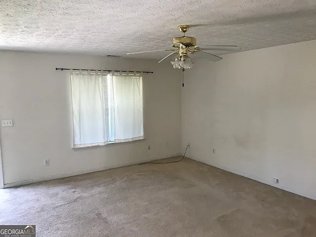 704 Dover Ct — Photo 8